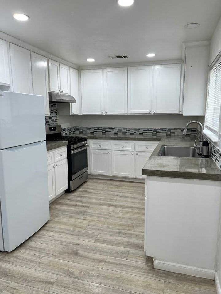 211 W 13th Ave - Photo 4 of 12