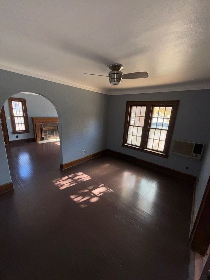 1702 Tacoma Ave #1 - Photo 4 of 10