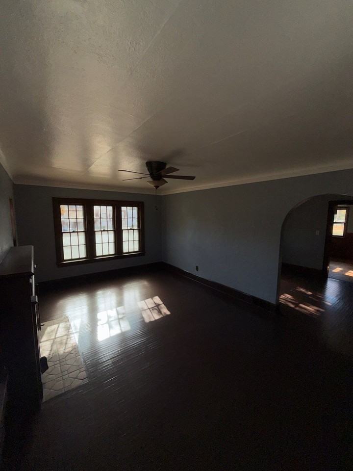 1702 Tacoma Ave #1 - Photo 5 of 10