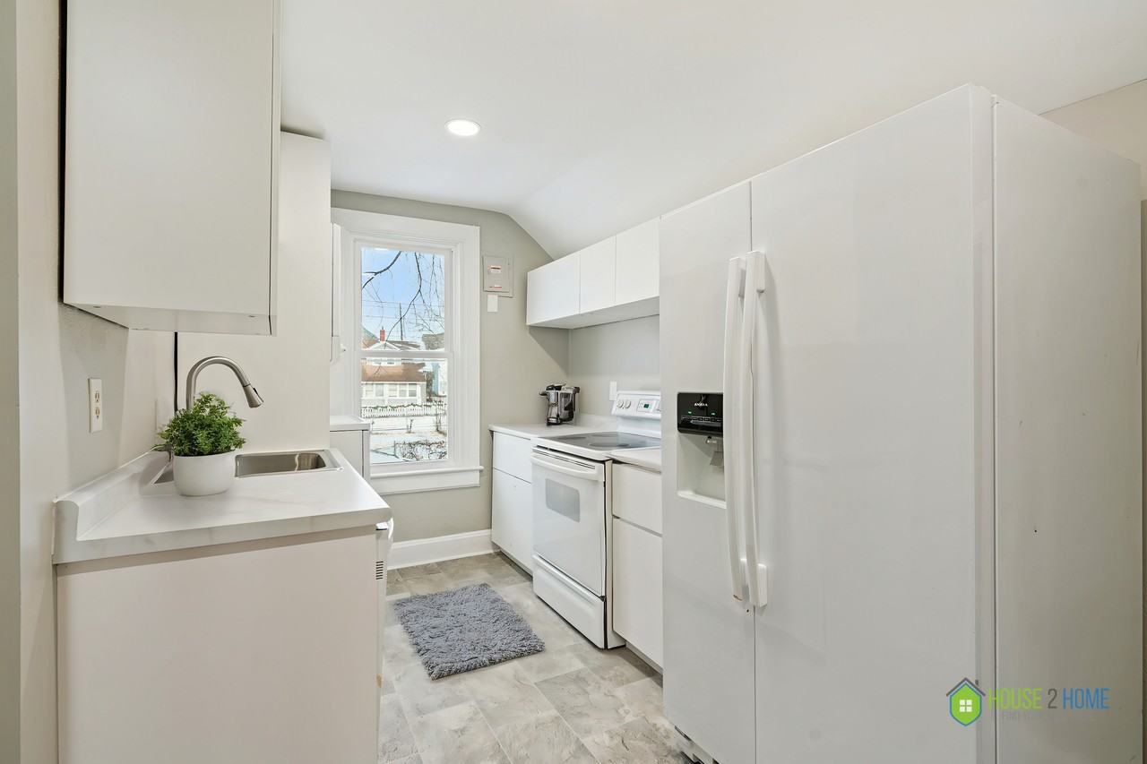 117 Manitoba Ave #2 - Photo 6 of 21