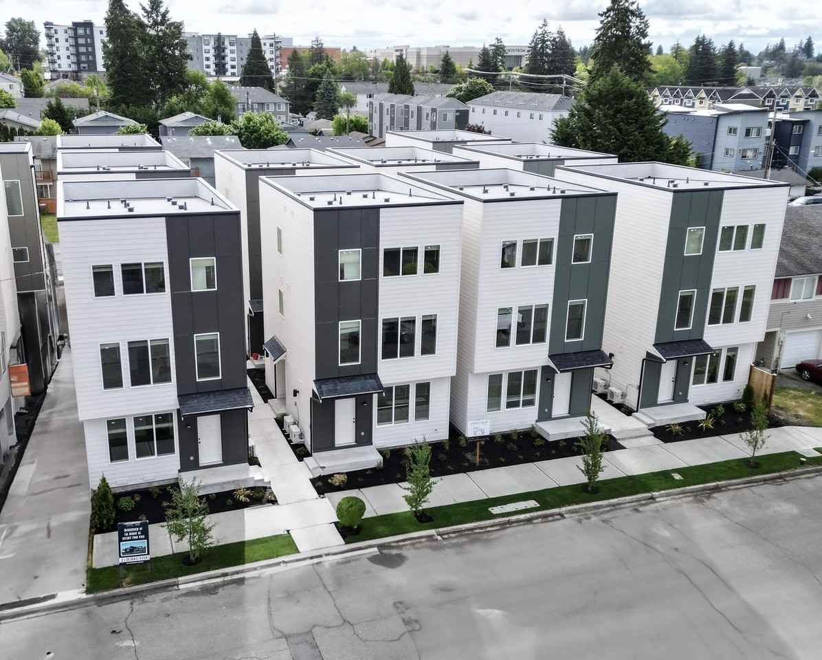 4315 S Alder - Photo 3 of 20