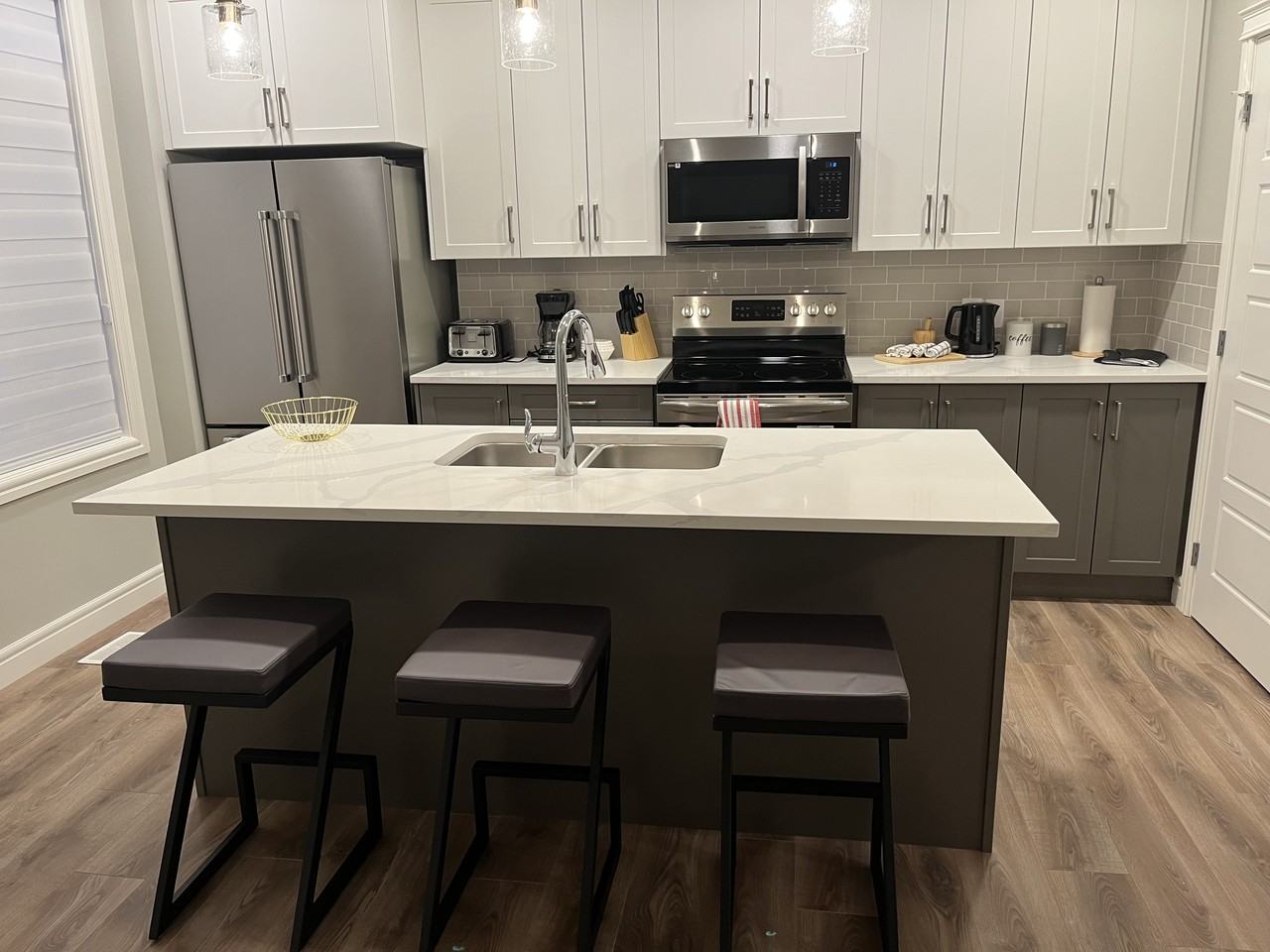 16209 31 Avenue Southwest - Photo 3 of 23