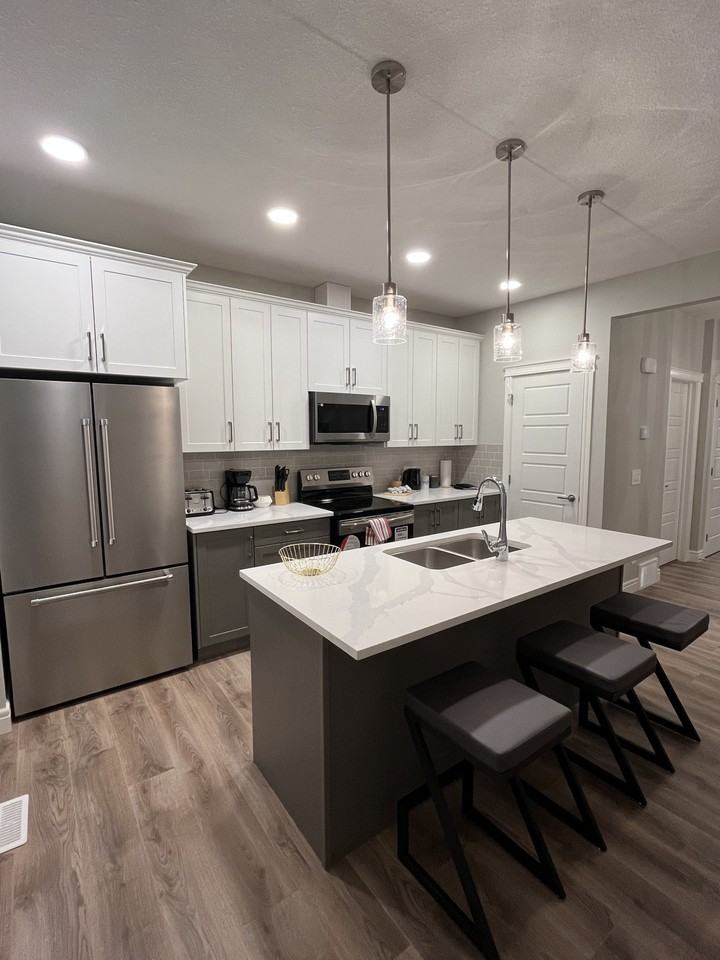 16209 31 Avenue Southwest - Photo 4 of 23