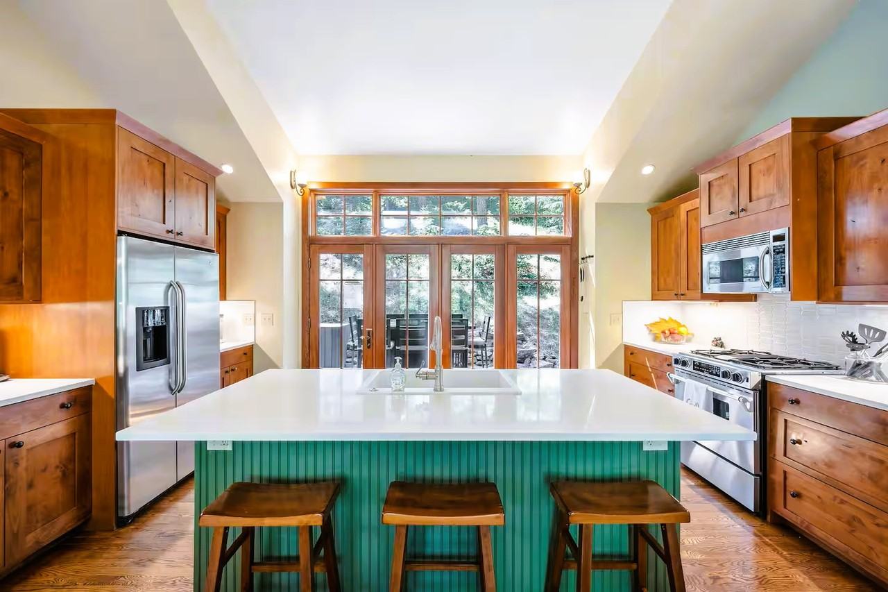 738 Skyline Dr #1 - Photo 4 of 32