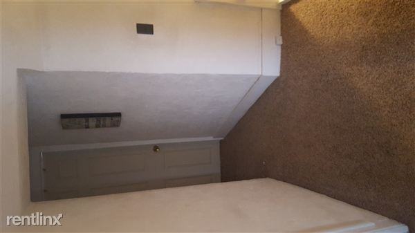 519 Rose Ave - Photo 3 of 6