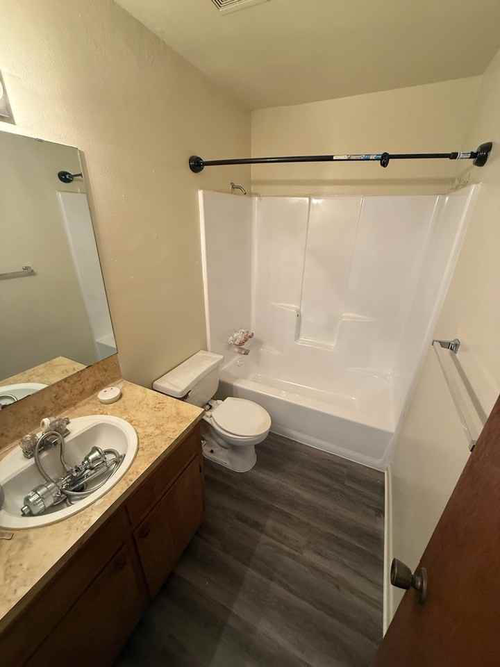 208 Veterans Ave - Photo 3 of 6