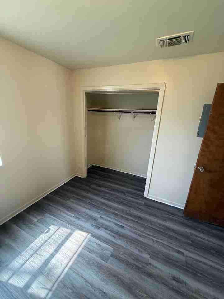 208 Veterans Ave - Photo 4 of 6