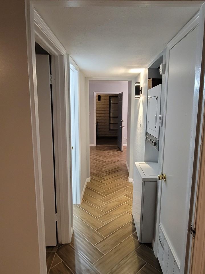 425 North Gilmer Street - Photo 5 of 17