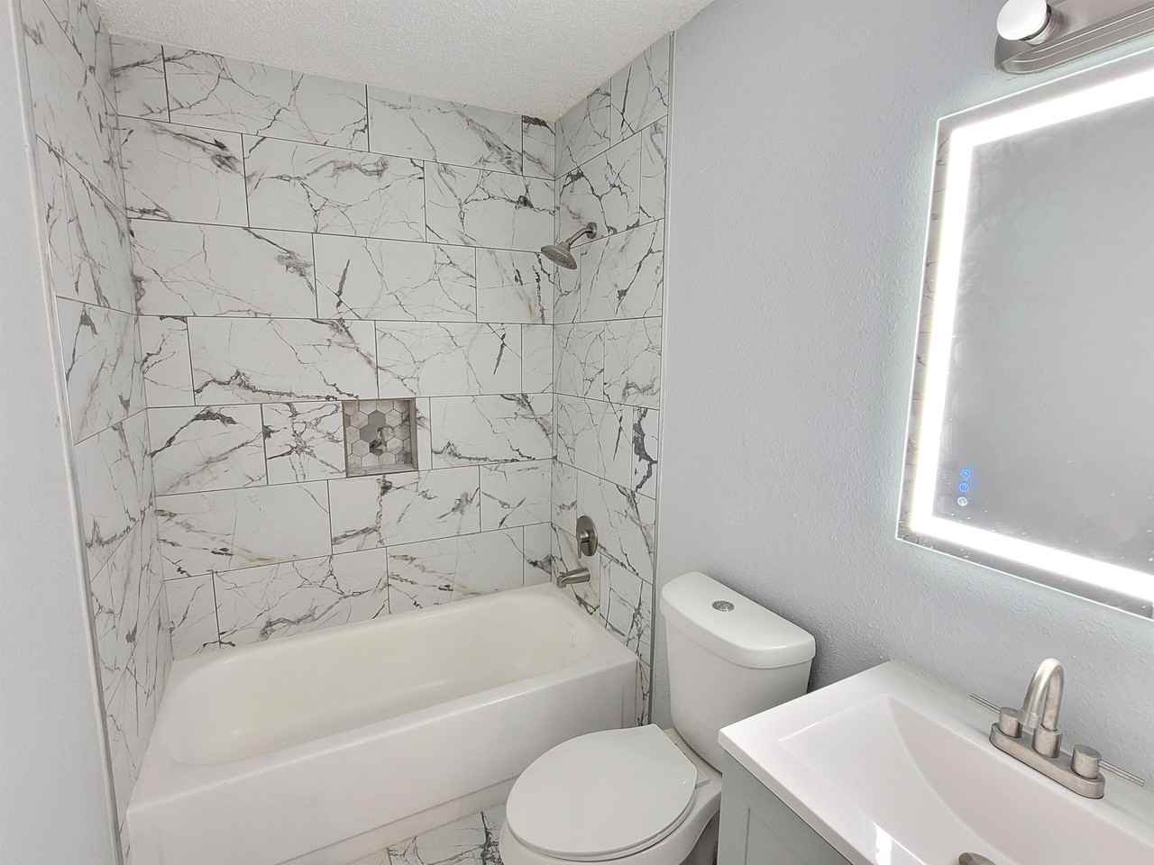 425 North Gilmer Street - Photo 6 of 17