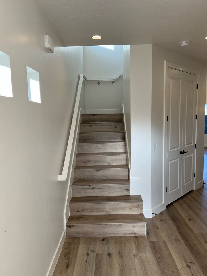 273 S 1930 W - BH - Photo 4 of 20