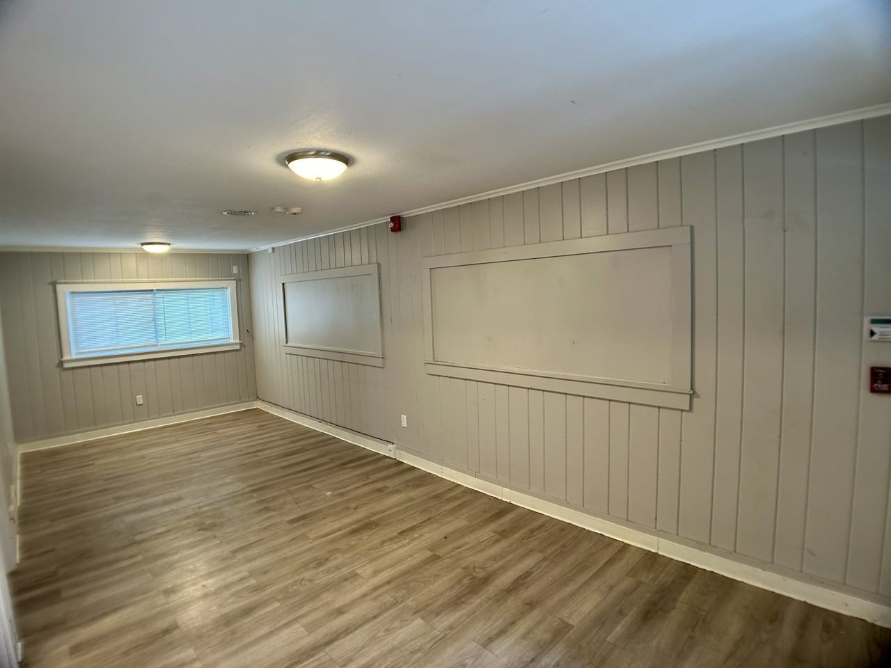 325 Bury - Photo 4 of 10