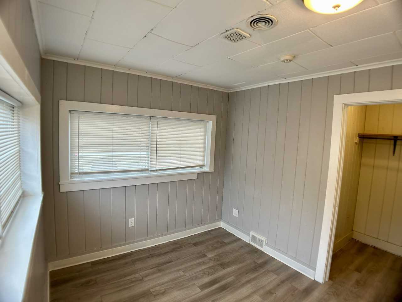 325 Bury - Photo 6 of 10