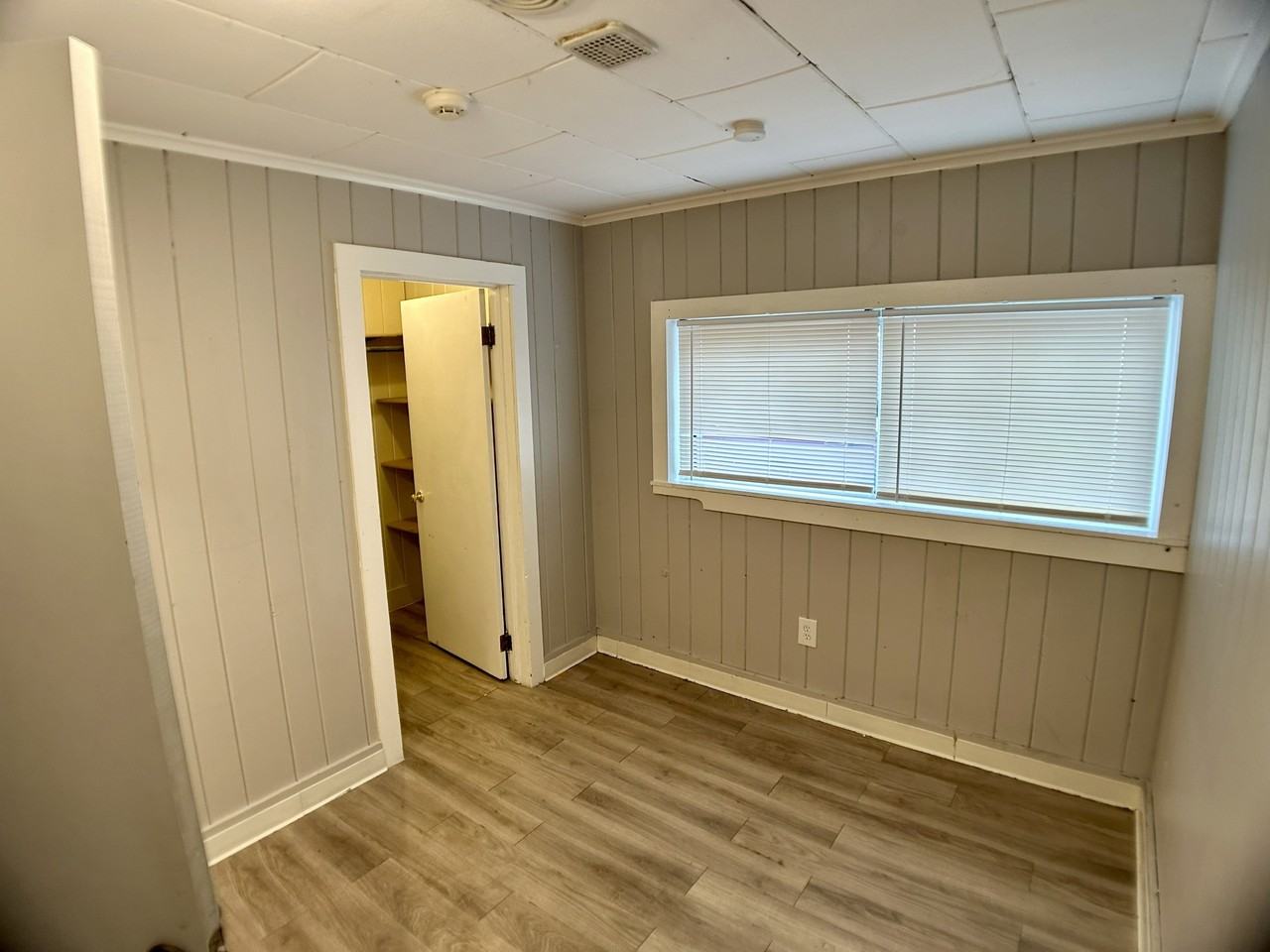 325 Bury - Photo 7 of 10