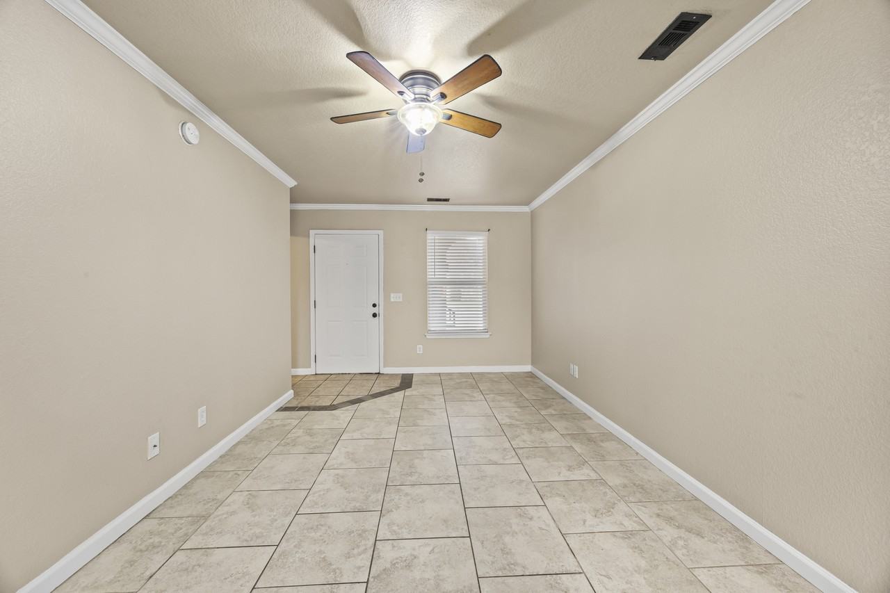 2060 N Leverett Avenue - Photo 7 of 34