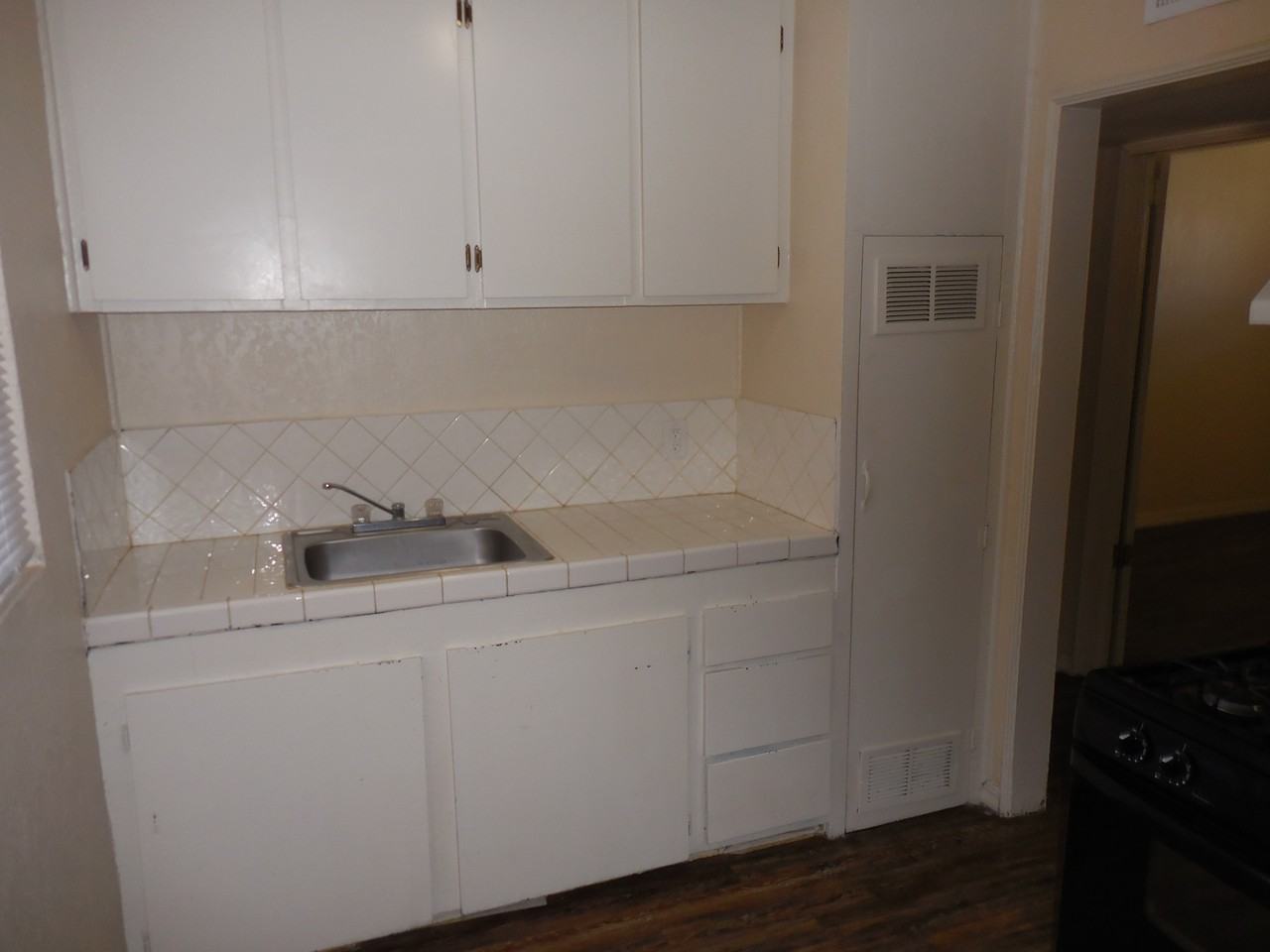 701 W Yandell Drive Unit 2 - Photo 6 of 14