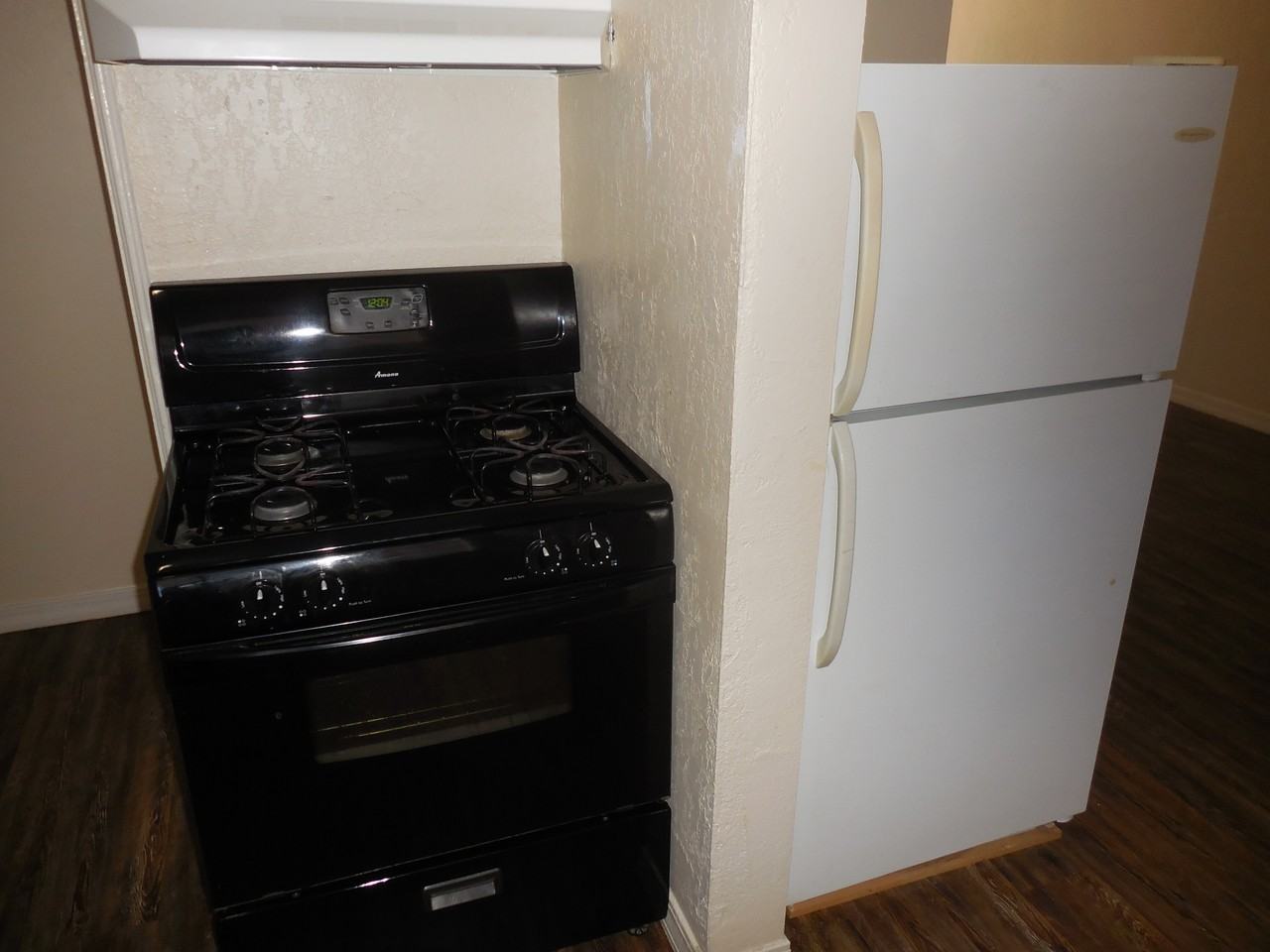 701 W Yandell Drive Unit 2 - Photo 7 of 14