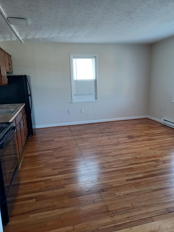 916 South Cameron Street - Photo 2 of 11