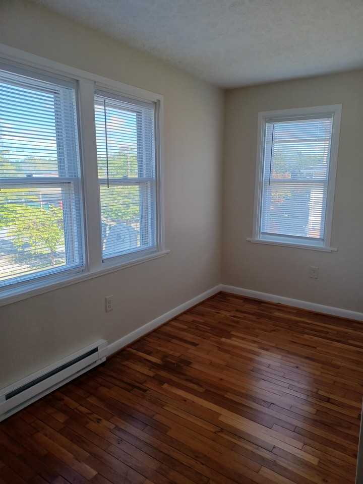 916 South Cameron Street - Photo 5 of 11