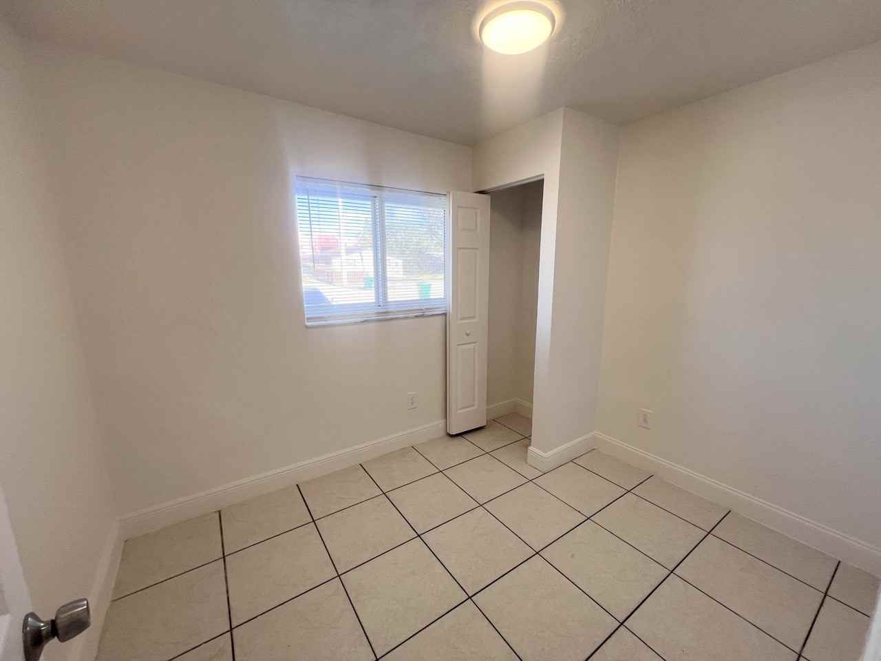 5600 NW 15th St (REIB LLC)DO NOT SEND ANYONE WITHOUT OWNER - Photo 4 of 8