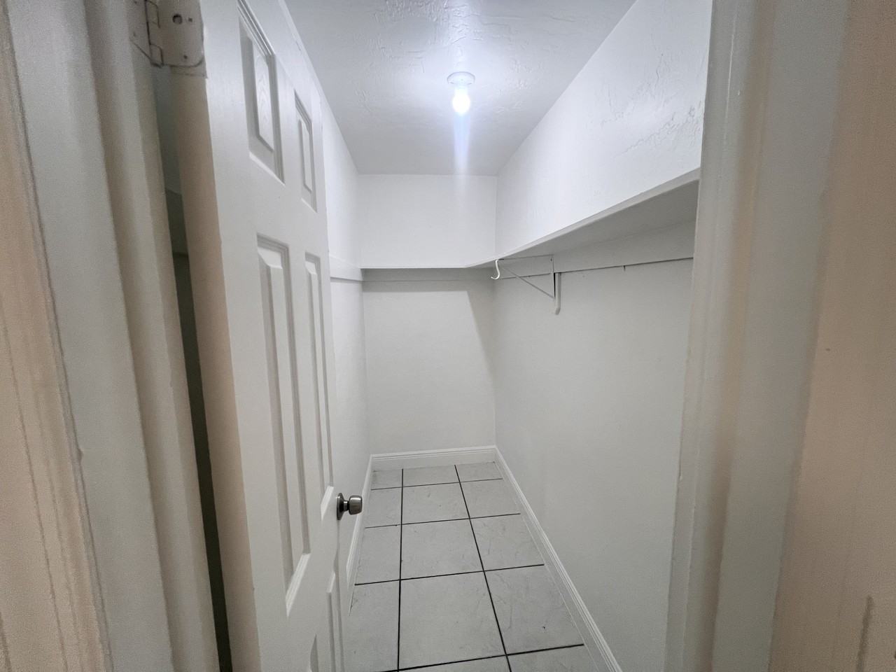 5600 NW 15th St (REIB LLC)DO NOT SEND ANYONE WITHOUT OWNER - Photo 7 of 8