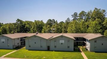 featured image of 818 W 28th Ave