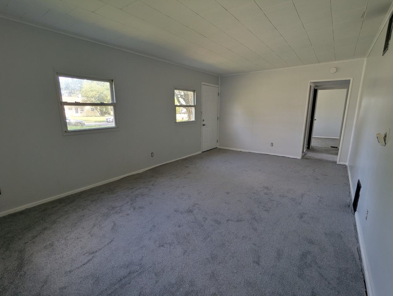 281 S Hampton Rd #1 - Photo 3 of 14