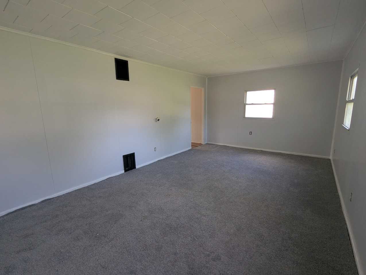 281 S Hampton Rd #1 - Photo 4 of 14