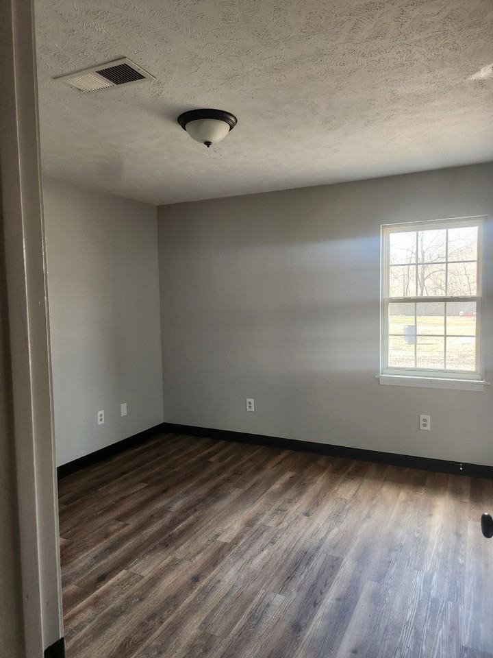 427 N Wilson Ave #1 - Photo 3 of 6