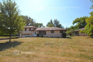 featured image of 8532 Thomas Ave S