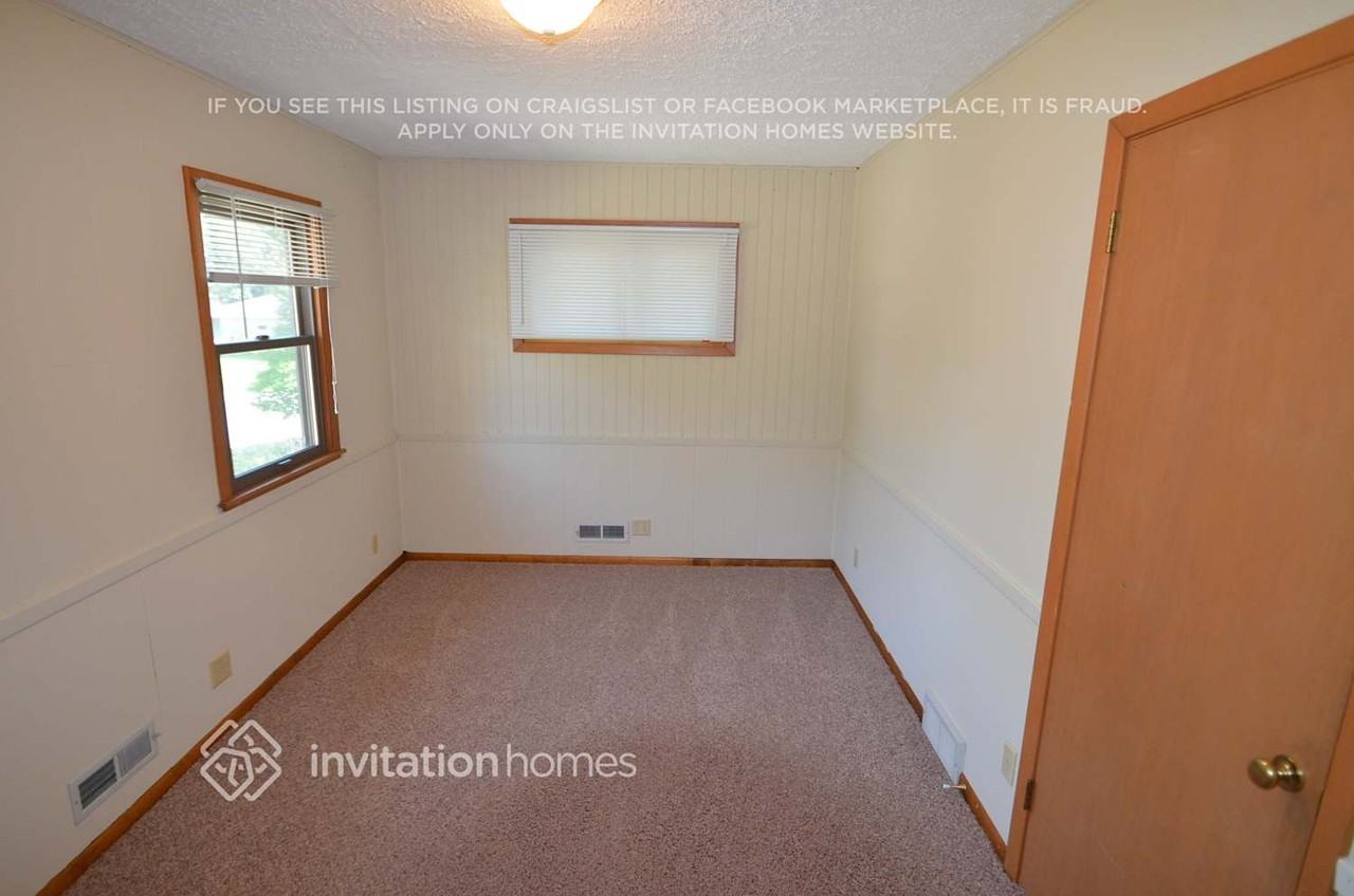 8532 Thomas Ave S - Photo 6 of 12