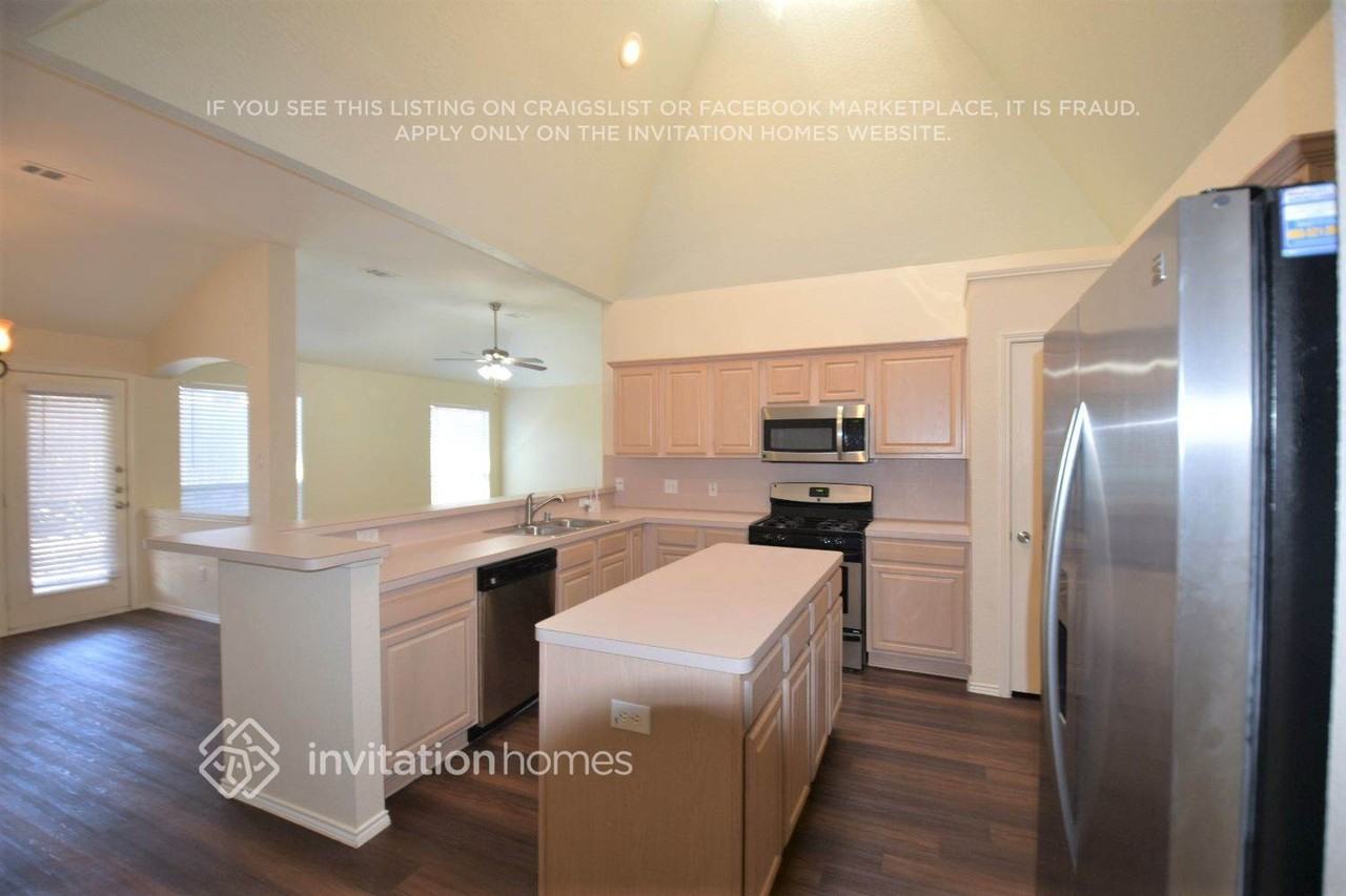 9713 Westmere Ln - Photo 5 of 14