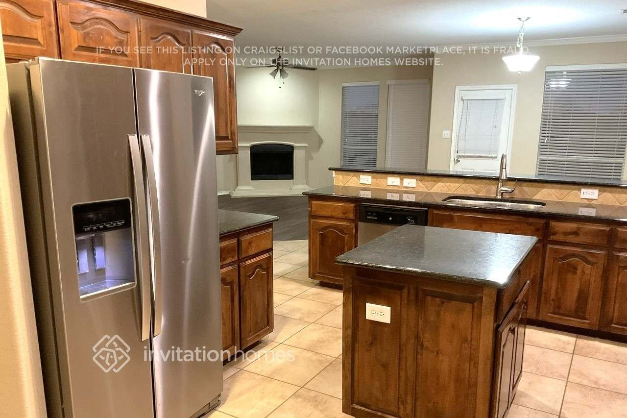 1225 Spanish Moss Dr - Photo 3 of 19