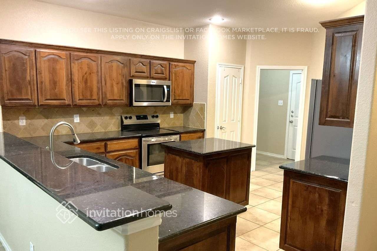 1225 Spanish Moss Dr - Photo 4 of 19