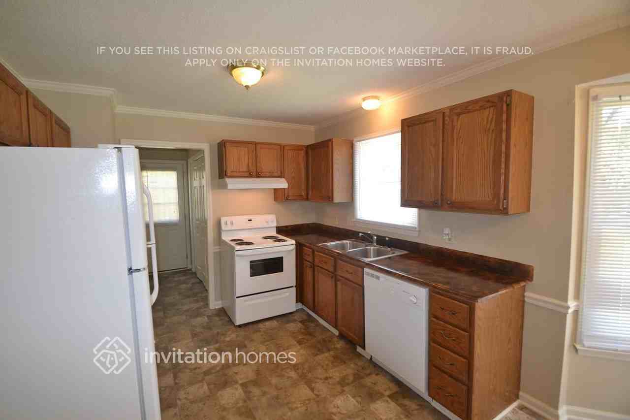 7220 Ewing Pl - Photo 5 of 17