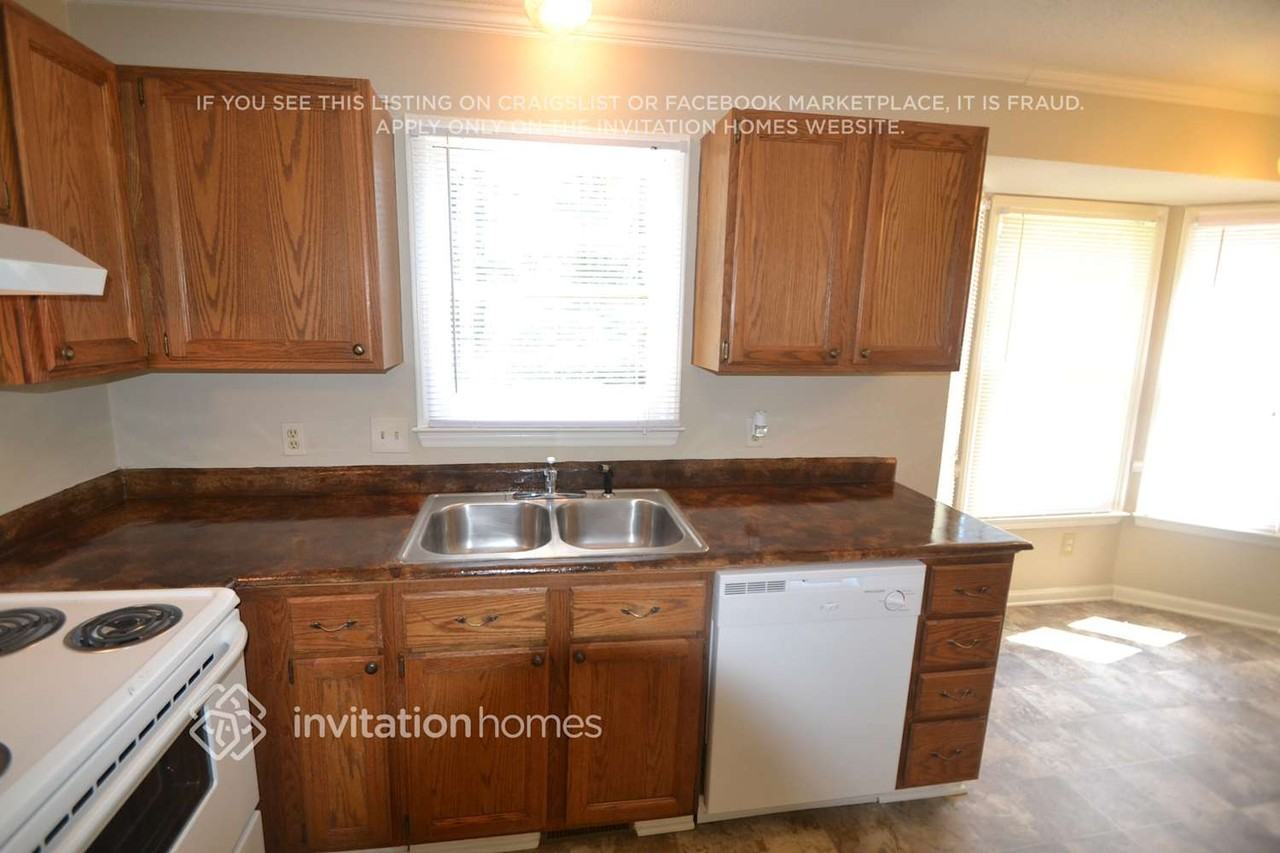 7220 Ewing Pl - Photo 7 of 17