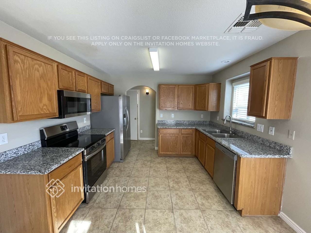 12533 W Reade Ave - Photo 5 of 18