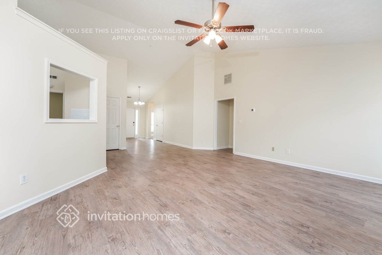 1429 Fall River Dr - Photo 5 of 18