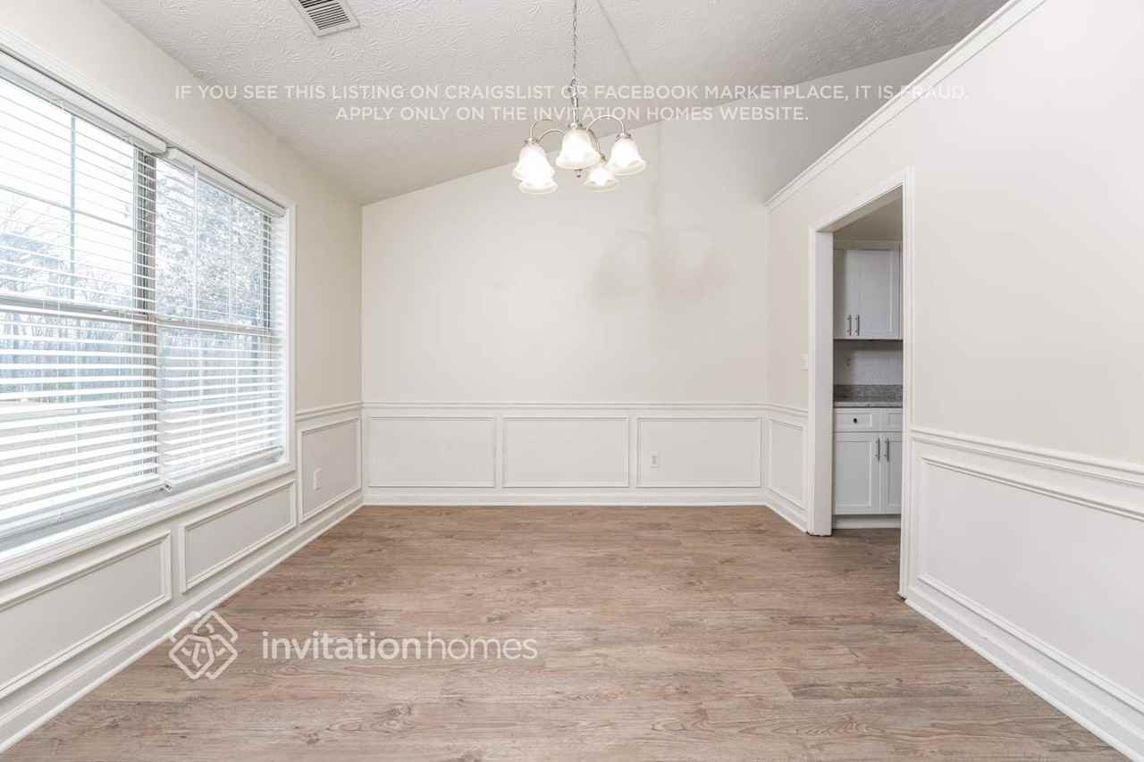 1429 Fall River Dr - Photo 6 of 18