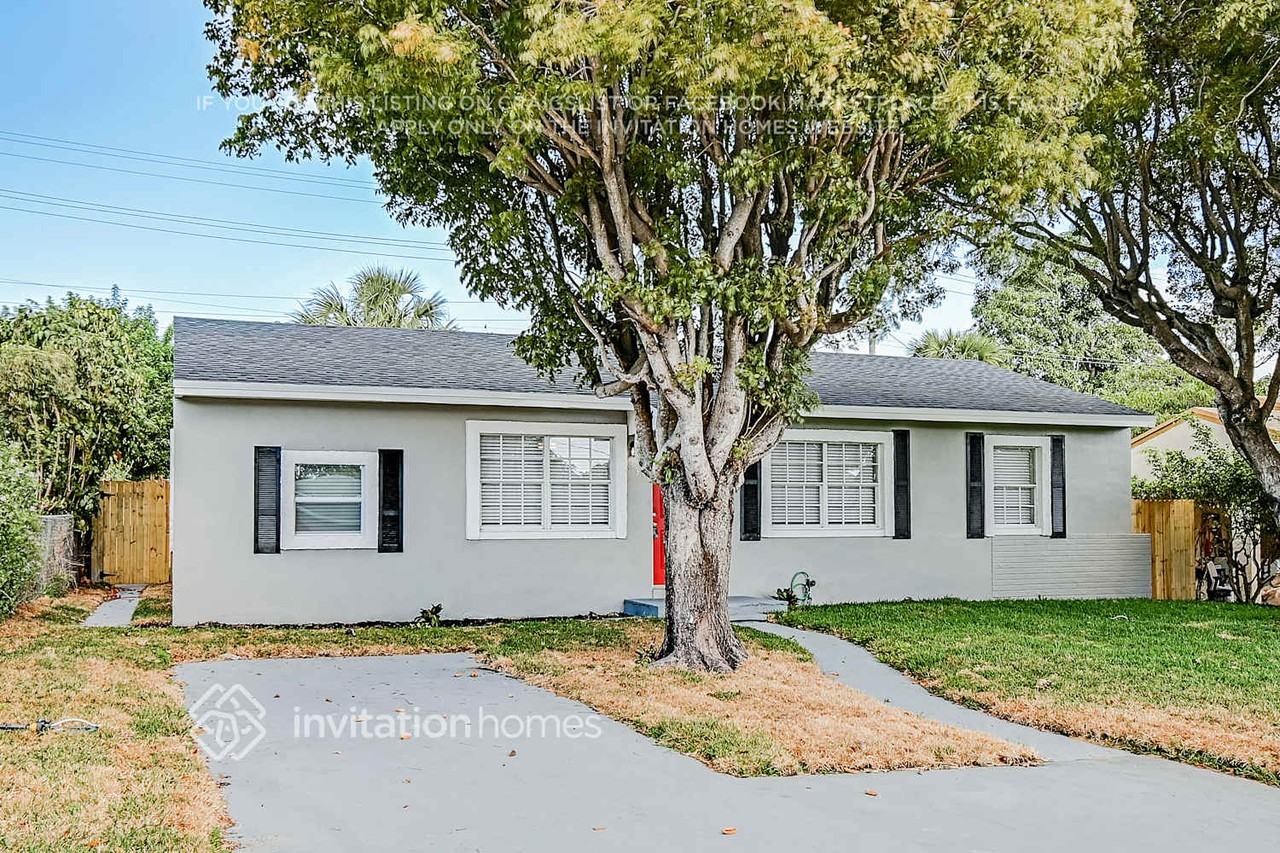 835 44th St - Photo 2 of 24