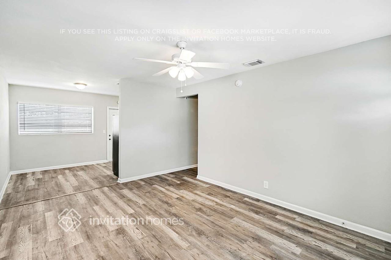 835 44th St - Photo 7 of 24