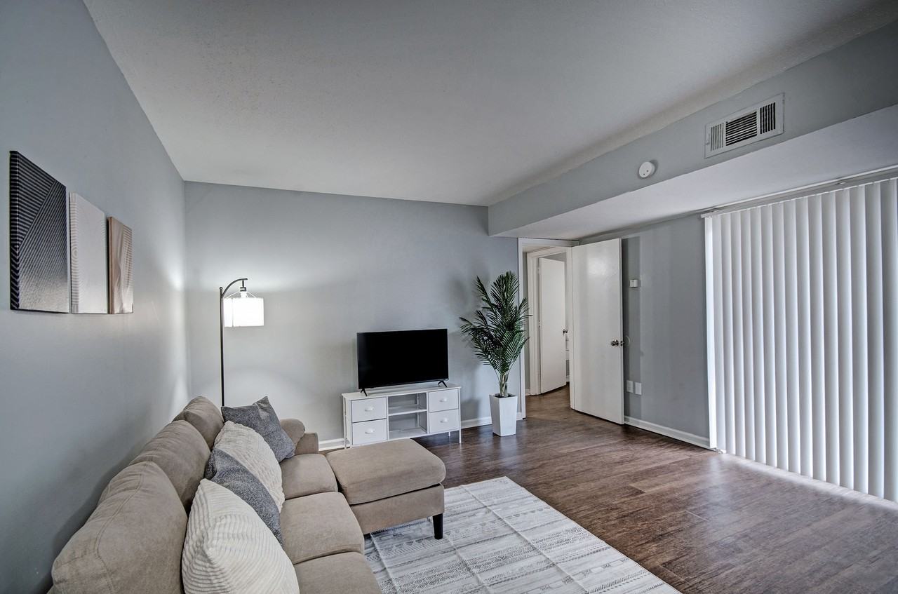 225 W McDowell Rd - K2 Showing #K2 - Photo 3 of 6