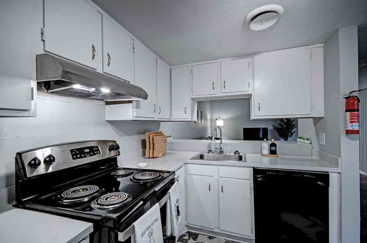 225 W McDowell Rd - K2 Showing #K2 - Photo 4 of 6