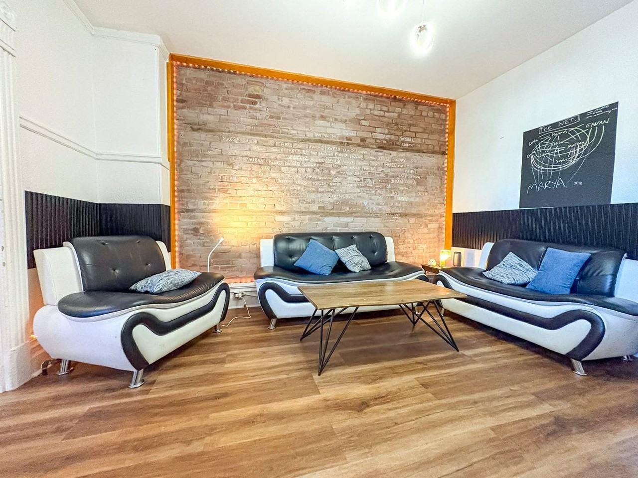 4325 Rue Saint-Urbain - Photo 2 of 17