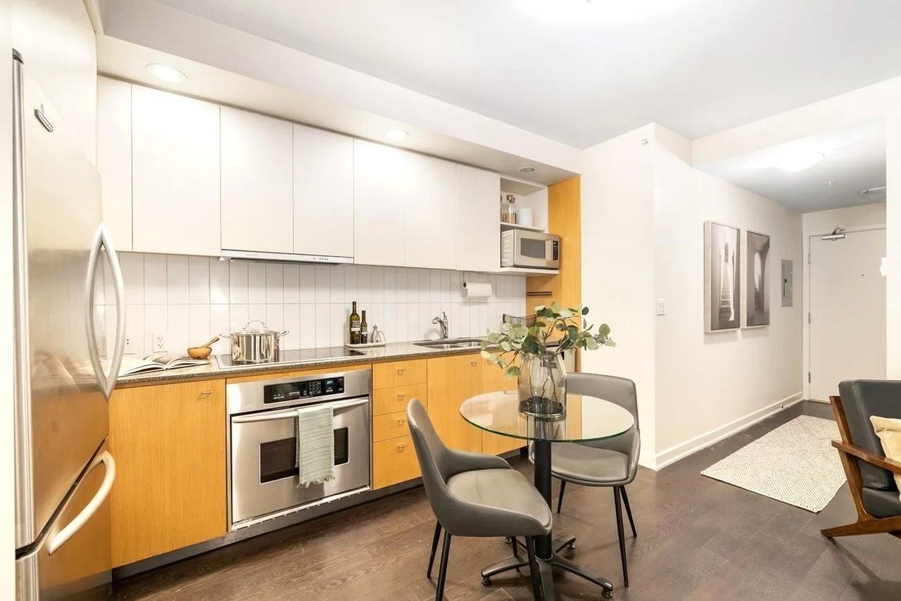 750 12th Ave W - Photo 2 of 9