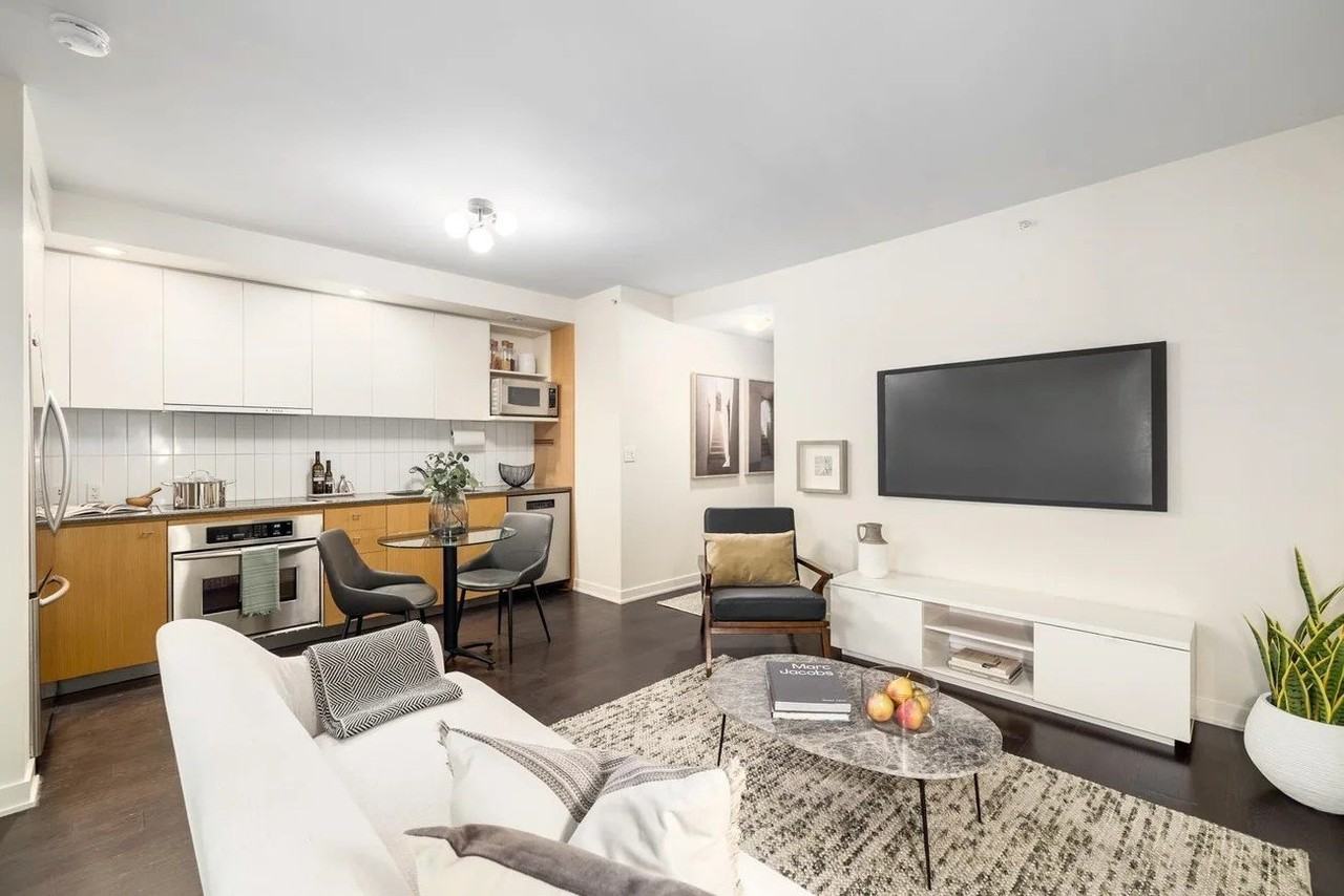 750 12th Ave W - Photo 7 of 9