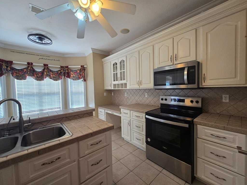 252 Winnstead Dr - Photo 7 of 27