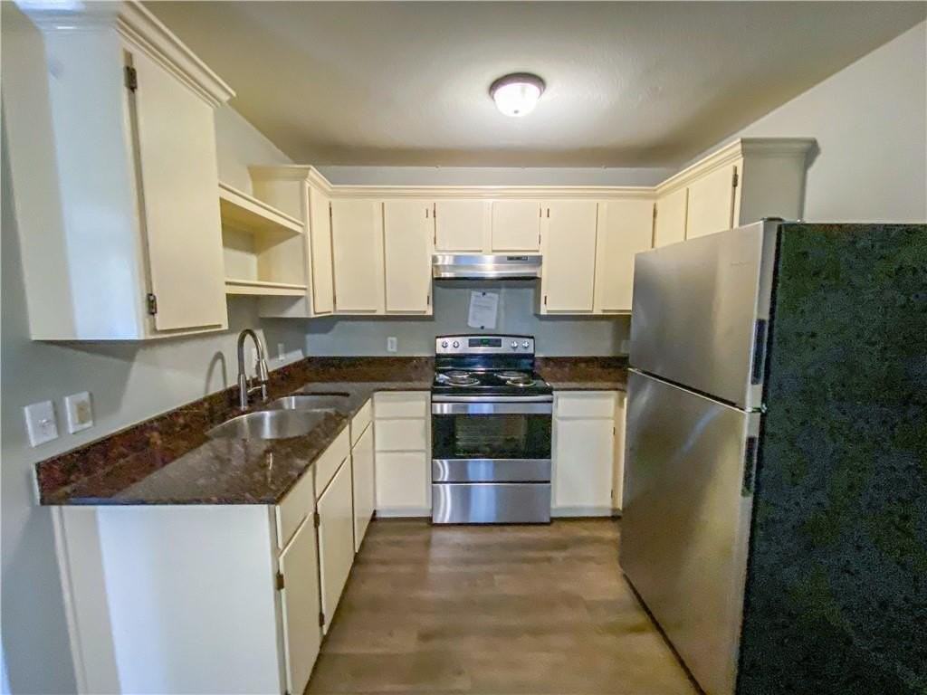 944 N Storer Ave #6 - Photo 3 of 10