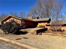 featured image of 2376 E Polk Dr