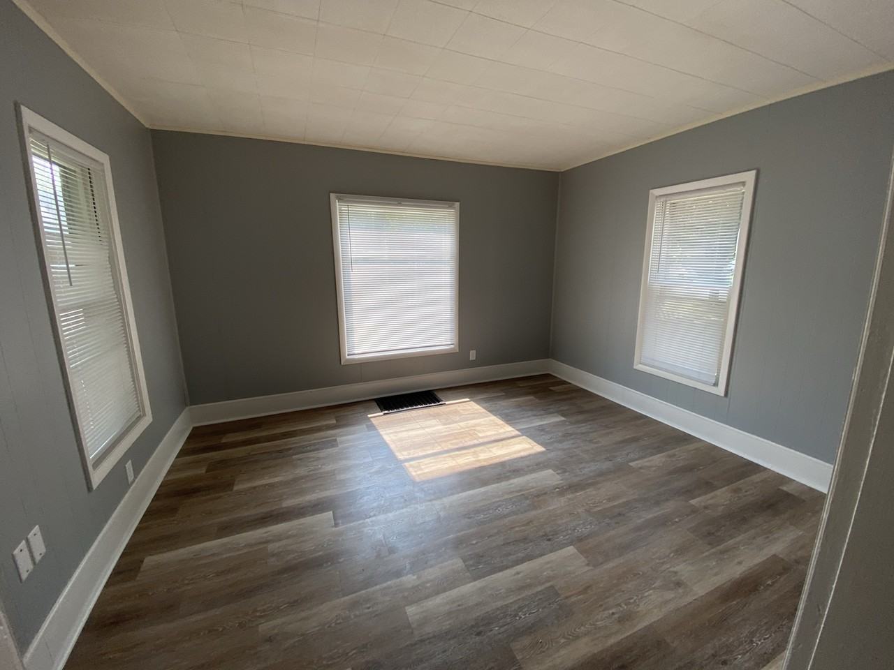 711 Highland Ave #1 - Photo 4 of 12