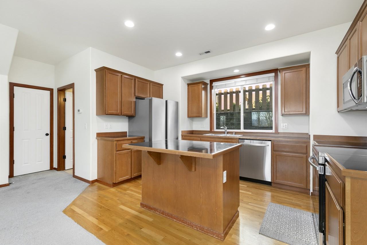 1132 Chestnut St #1 - Photo 7 of 23